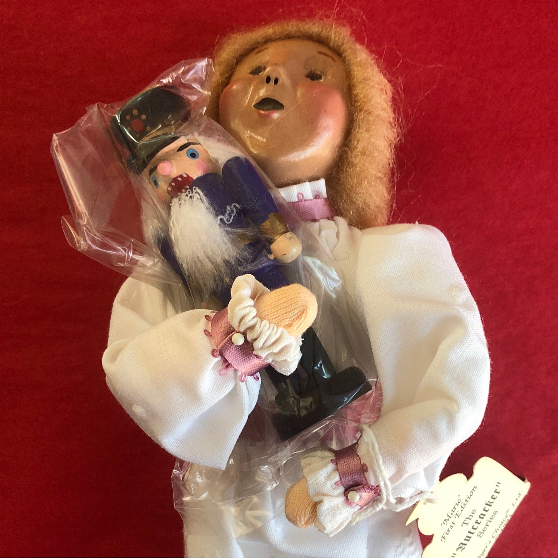 MARIE NUTCRACKER SERIES Perky Pelican Christmas Shoppe